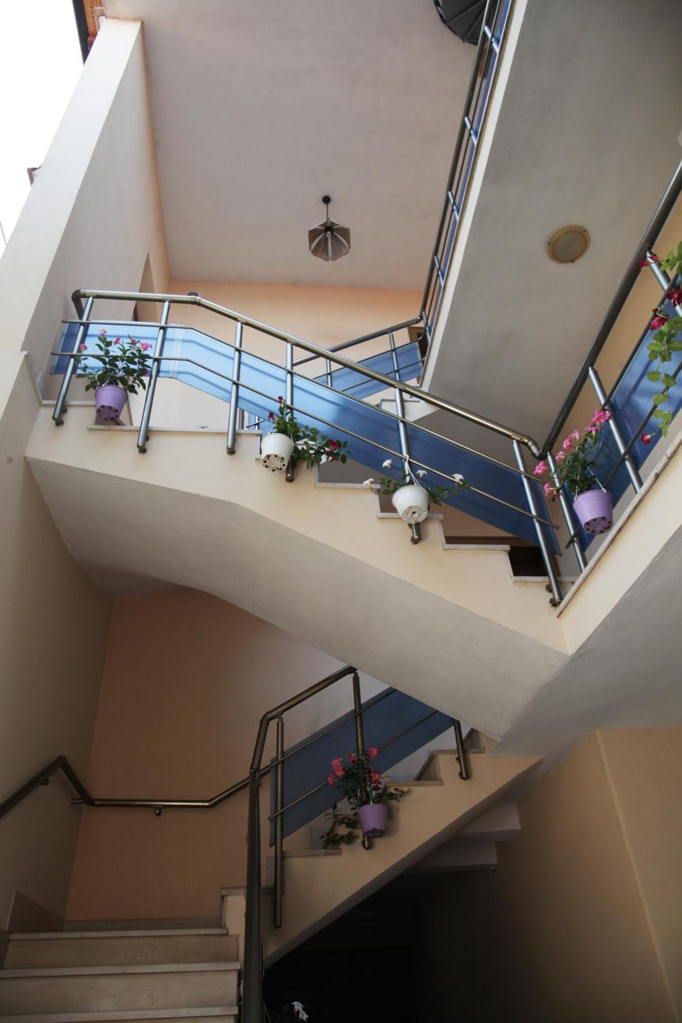 Cozy 2 Bedroom 10 Min Walk To Center Appartement