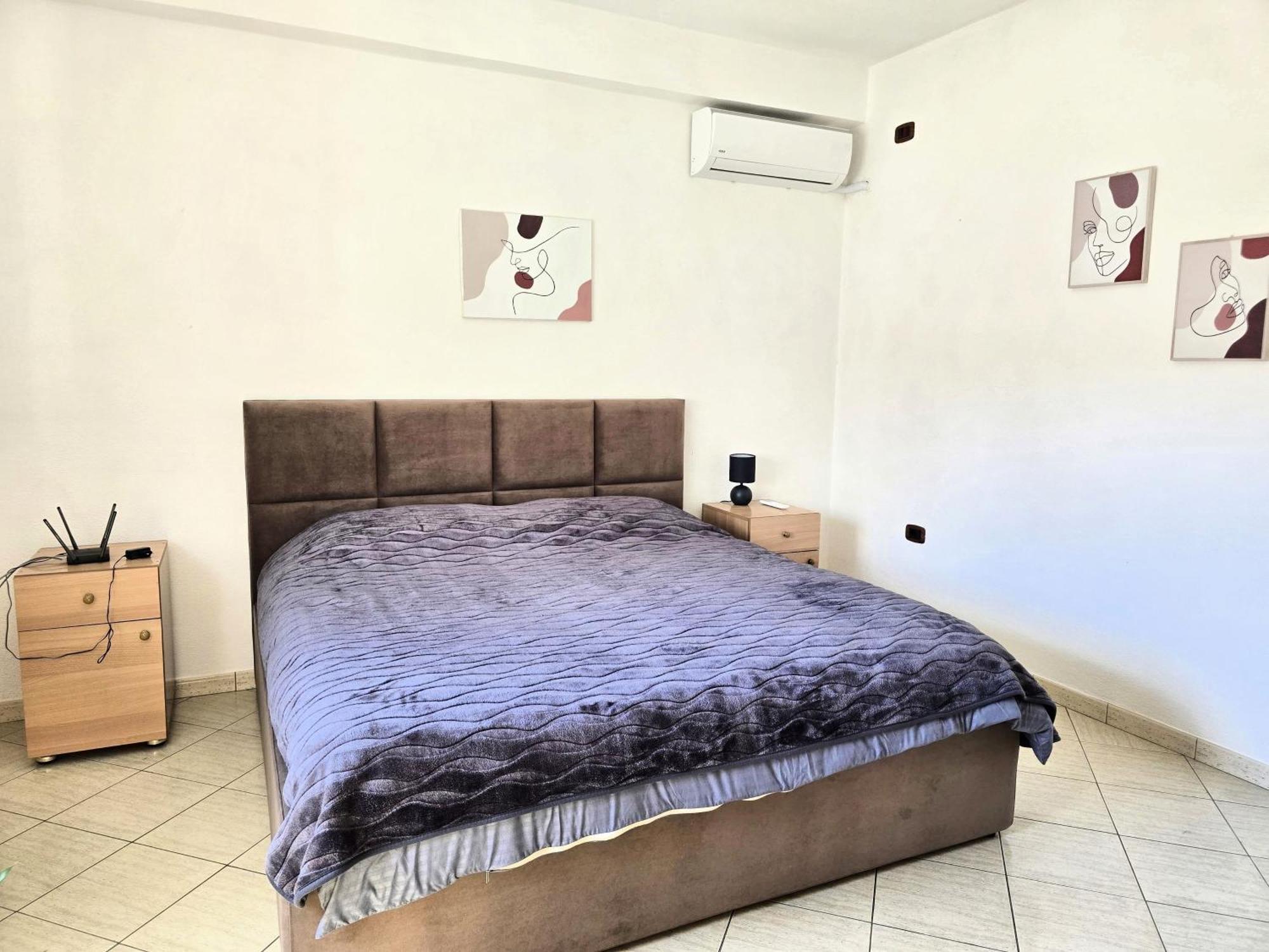 Cozy 2 Bedroom 10 Min Walk To Center *